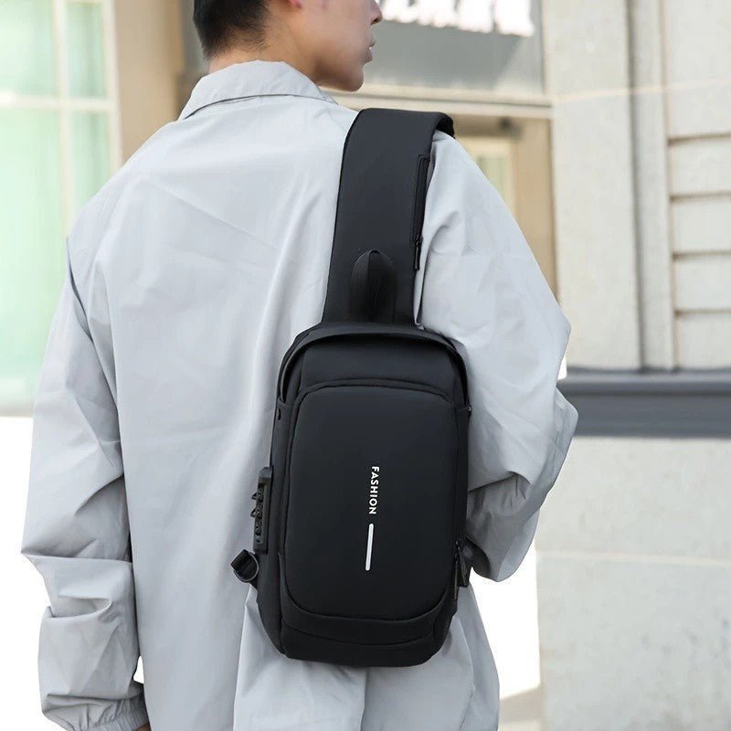 Mochila Transversal à Prova D´água e Antifurto Urban Pro | Segurança e Praticidade Urbana - The Miner Shop